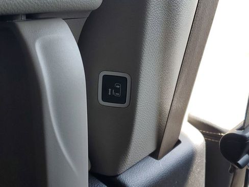 Used 2022 Chrysler Pacifica Touring-L image 25