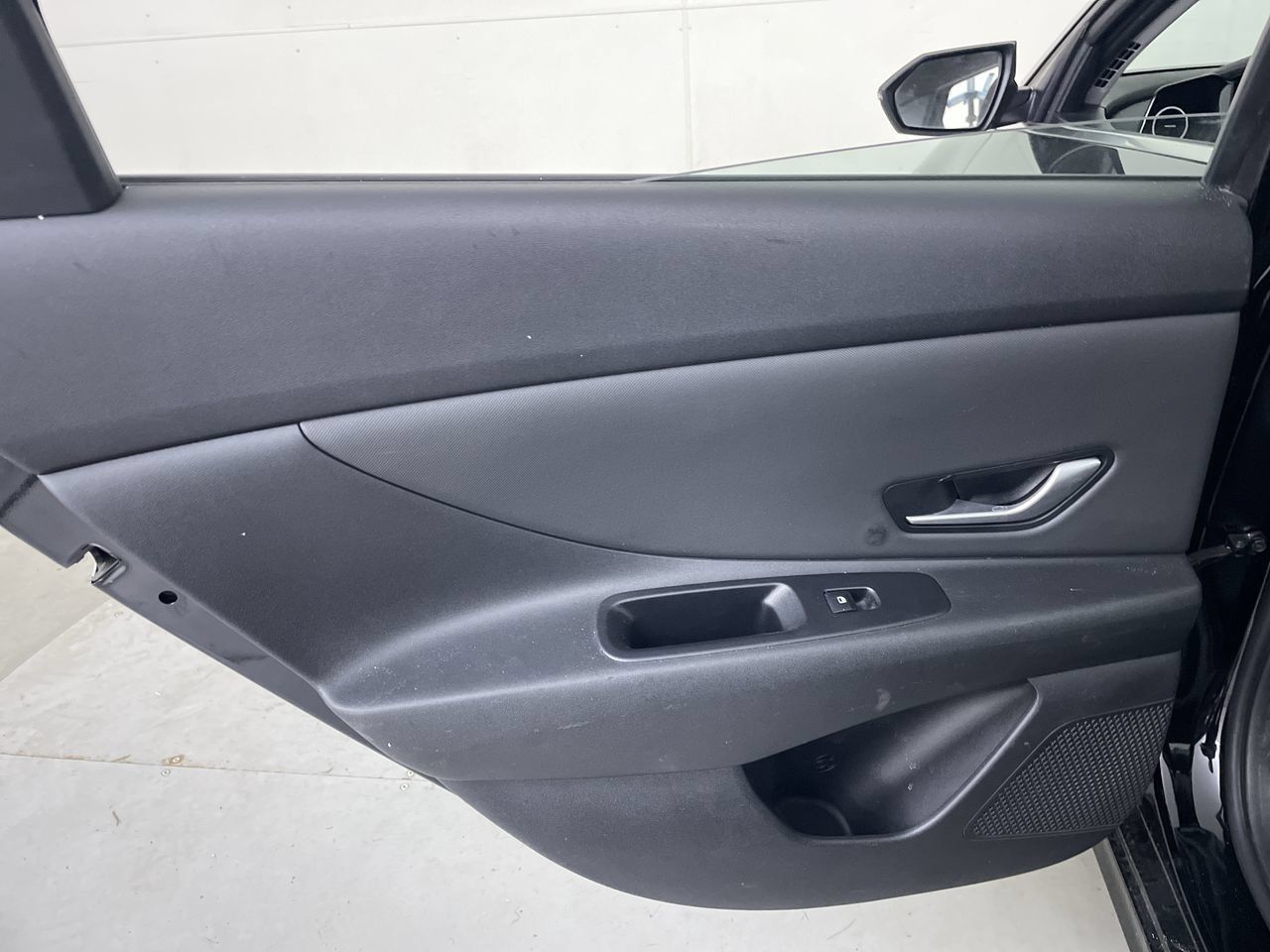 Used 2022 Hyundai Elantra Limited FWD image 21