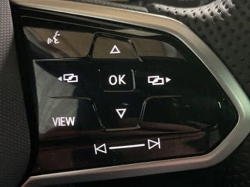 Used 2022 Volkswagen Tiguan SE R-Line image 23