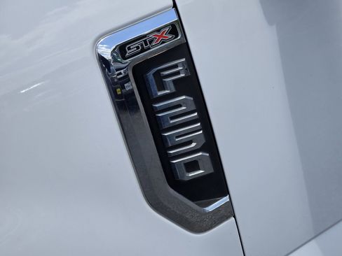 Used 2021 Ford F250 XL w/ STX Appearance Package RWD image 12