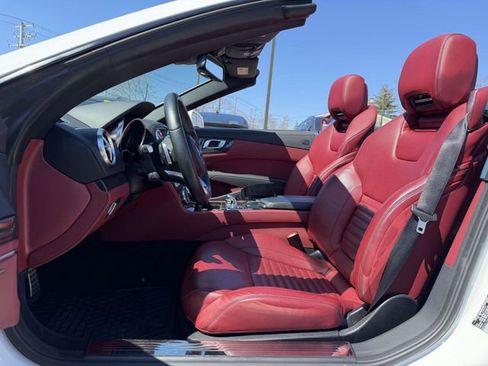 Used 2018 Mercedes-Benz SL 550 image 10