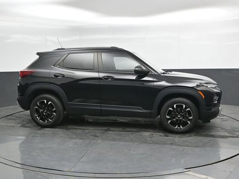 Used 2022 Chevrolet TrailBlazer LT w/ LPO, Blackout Package AWD/4WD image 5