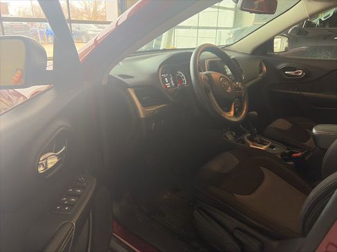 Used 2015 Jeep Cherokee Sport w/ Sport Appearance Group image 5