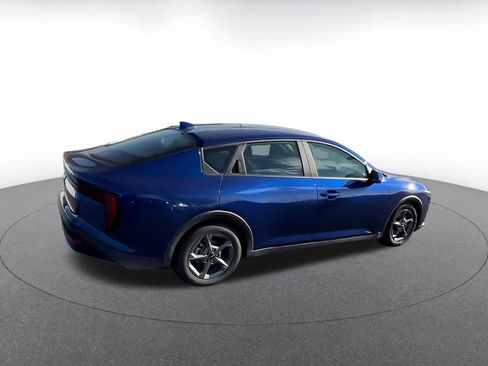Used 2025 Kia K4 LXS image 15