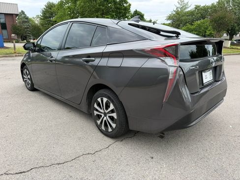 Used 2017 Toyota Prius Four w/ Carpet Mat Package FWD image 7