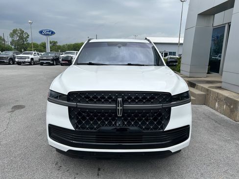 Used 2025 Lincoln Navigator Reserve w/ Jet Appearance Package AWD/4WD image 8