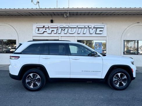 Used 2024 Jeep Grand Cherokee Limited 4xe AWD/4WD image 4