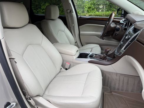 Used 2010 Cadillac SRX Premium FWD image 16