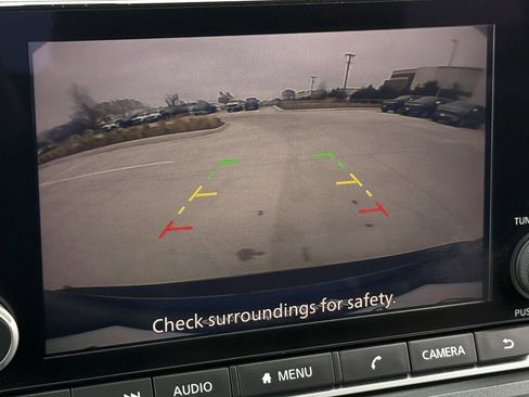 Used 2023 Nissan Rogue S image 17