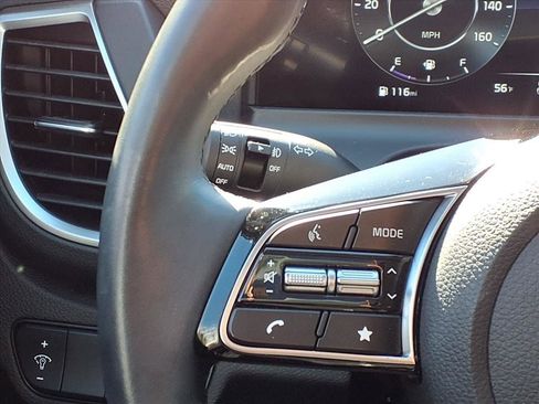 Used 2024 Kia Seltos EX image 17