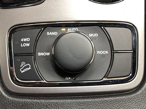Used 2020 Jeep Grand Cherokee Limited X AWD/4WD image 32