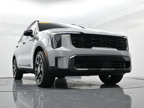 Certified 2025 Kia Sorento SX Prestige AWD/4WD image 42