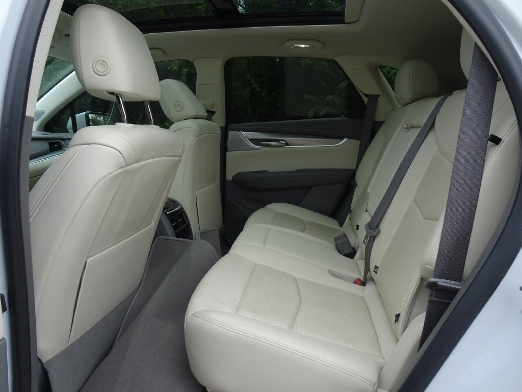 Certified 2022 Cadillac XT5 Premium Luxury FWD image 14