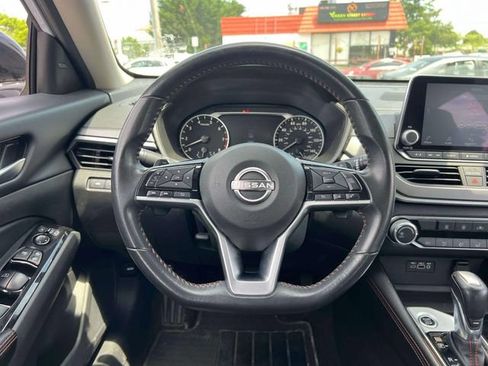 Used 2024 Nissan Altima 2.5 SR FWD image 19