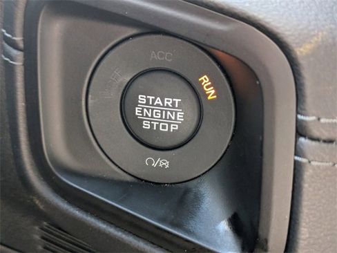 Used 2024 Jeep Gladiator Rubicon w/ Technology Group image 36