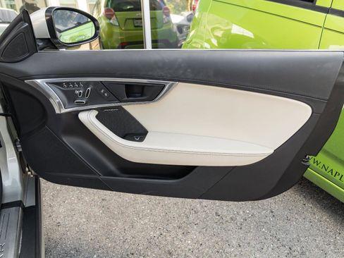 Used 2020 Jaguar F-TYPE Coupe image 32