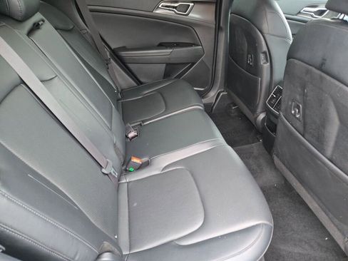 Used 2024 Kia Sportage EX image 10