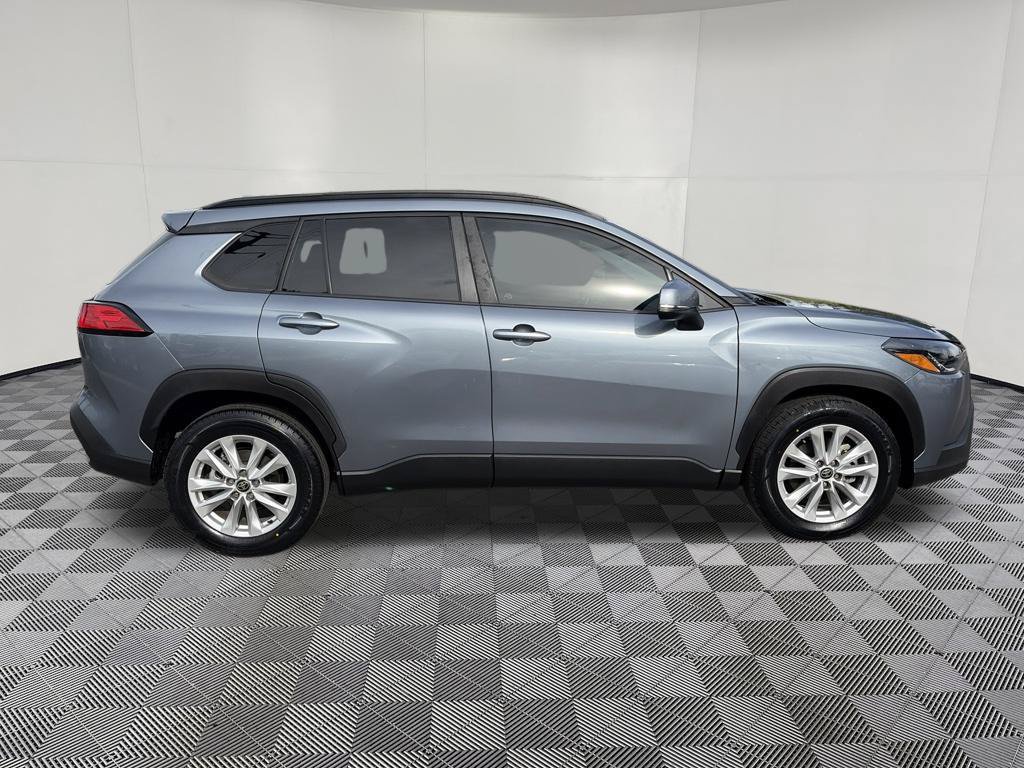 Used 2023 Toyota Corolla Cross LE FWD image 11
