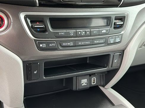 Used 2021 Honda Pilot EX image 18