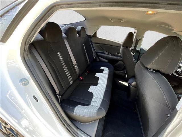 Used 2023 Hyundai Elantra SEL w/ Convenience Package FWD image 28