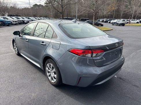 Used 2021 Toyota Corolla LE image 14