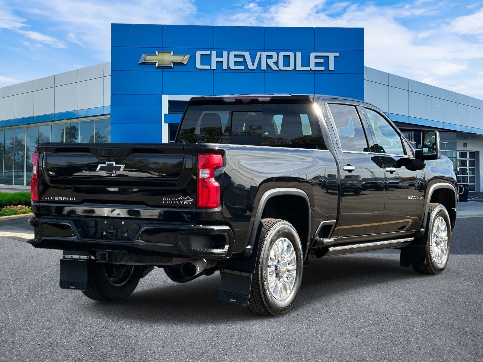 Used 2023 Chevrolet Silverado 3500 High Country AWD/4WD image 3