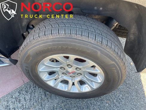 Used 2019 GMC Yukon XL SLT image 14