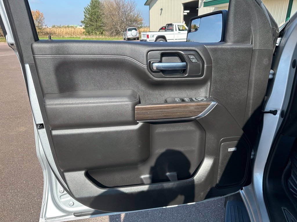 Used 2022 Chevrolet Silverado 1500 RST w/ LPO, Blackout Package AWD/4WD image 12