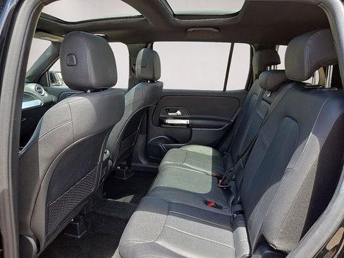 Used 2025 Mercedes-Benz GLB 250 image 18