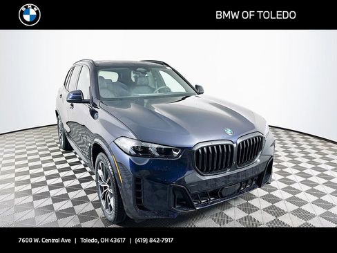 New 2026 BMW X5 xDrive40i w/ M Sport Package image 1
