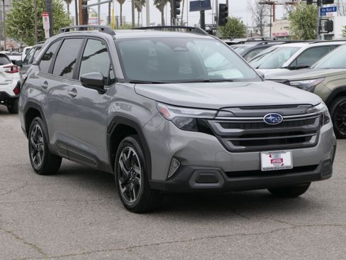 Certified 2025 Subaru Forester Limited w/ Popular Package image 6