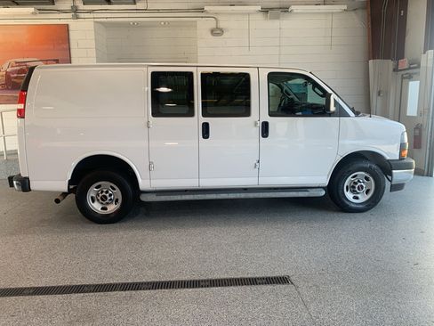 Used 2024 GMC Savana 2500 w/ Driver Convenience Package RWD image 12