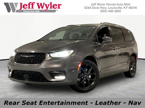Used 2022 Chrysler Pacifica Limited w/ Uconnect Theater Family Group AWD/4WD image 1
