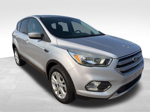 Used 2017 Ford Escape SE image 8
