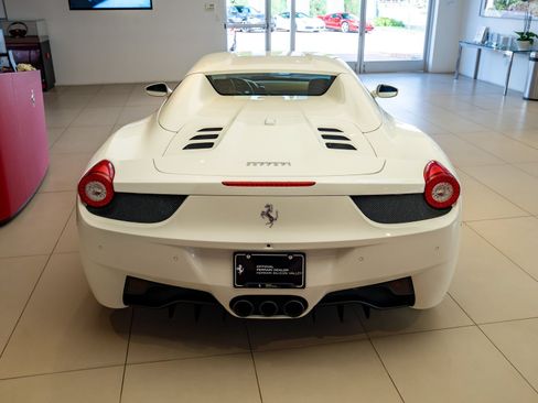 Certified 2015 Ferrari 458 Spider RWD image 30