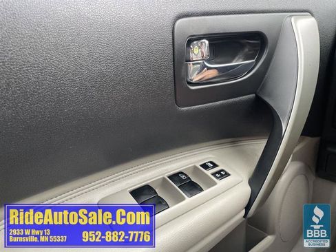 Used 2011 Nissan Rogue SV w/ SL Pkg image 35