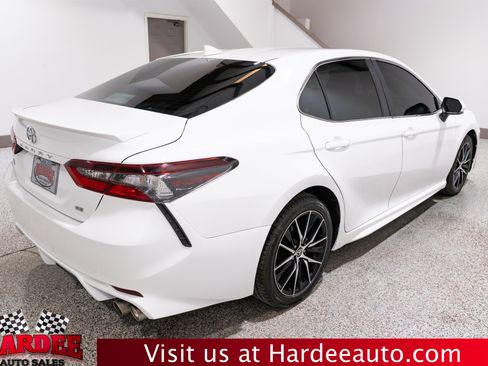 Used 2023 Toyota Camry SE FWD image 5