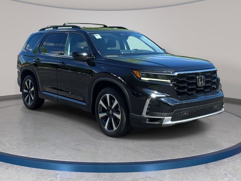 Used 2023 Honda Pilot Elite image 3
