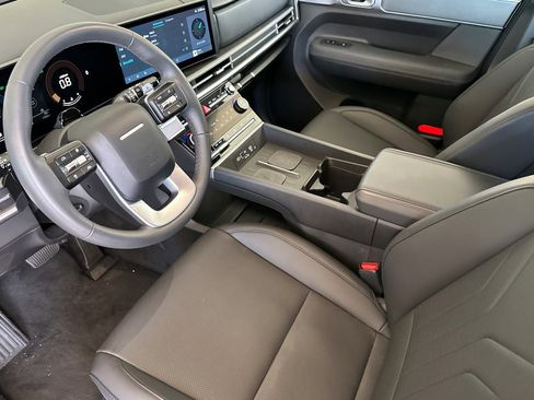 Certified 2025 Hyundai Santa Fe SEL image 9