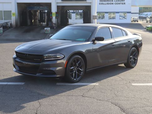 Used 2022 Dodge Charger SXT w/ Blacktop Package RWD image 5