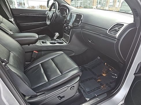 Certified 2020 Jeep Grand Cherokee Limited w/ Premium Lighting Group image 25