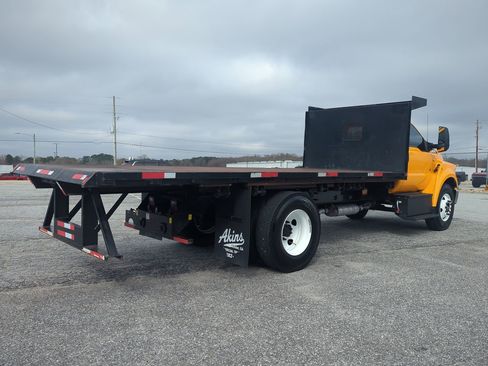 Used 2023 Ford F650 2WD Regular Cab Super Duty image 3