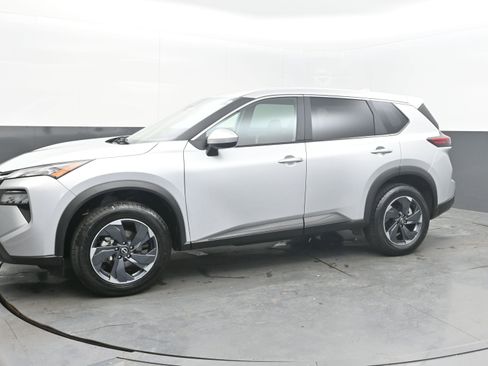 Used 2025 Nissan Rogue SV image 5