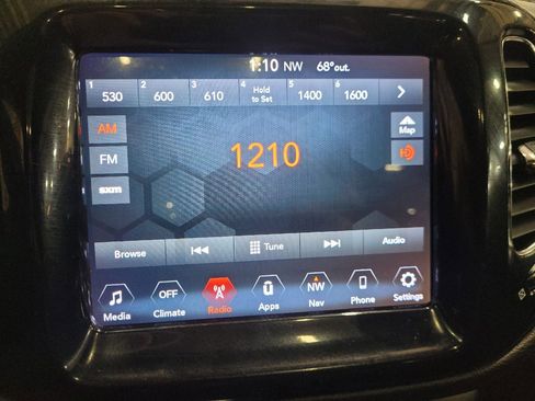 Used 2018 Jeep Compass Limited w/ Navigation Group AWD/4WD image 25