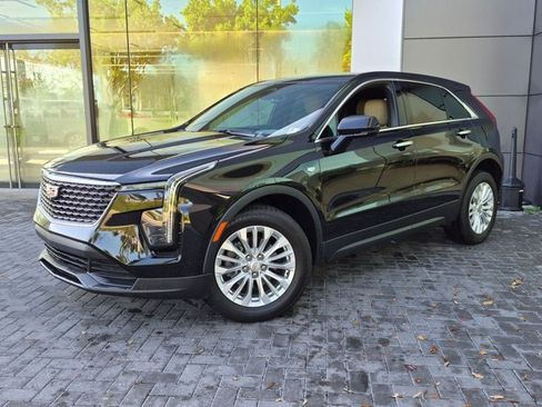Used 2024 Cadillac XT4 Luxury FWD image 1