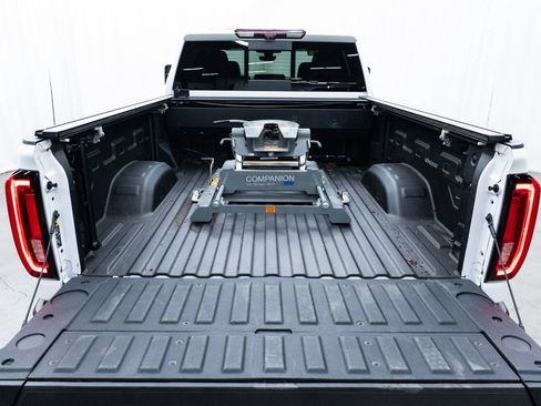 Used 2023 GMC Sierra 3500 Denali w/ Denali Ultimate Package AWD/4WD image 8