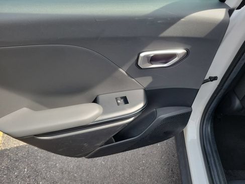 Used 2025 Kia K4 FWD image 16