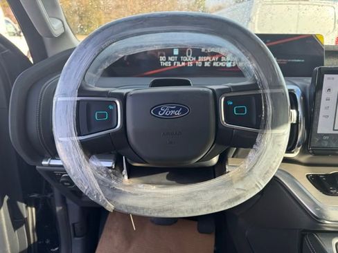 New 2026 Ford Expedition Platinum w/ Driver's Package image 6