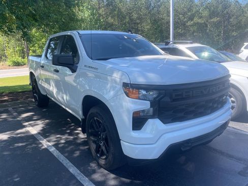 Used 2022 Chevrolet Silverado 1500 Custom image 2