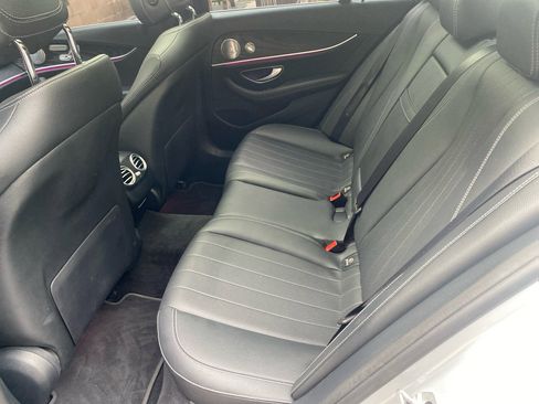 Used 2020 Mercedes-Benz E 350 4MATIC Sedan image 9